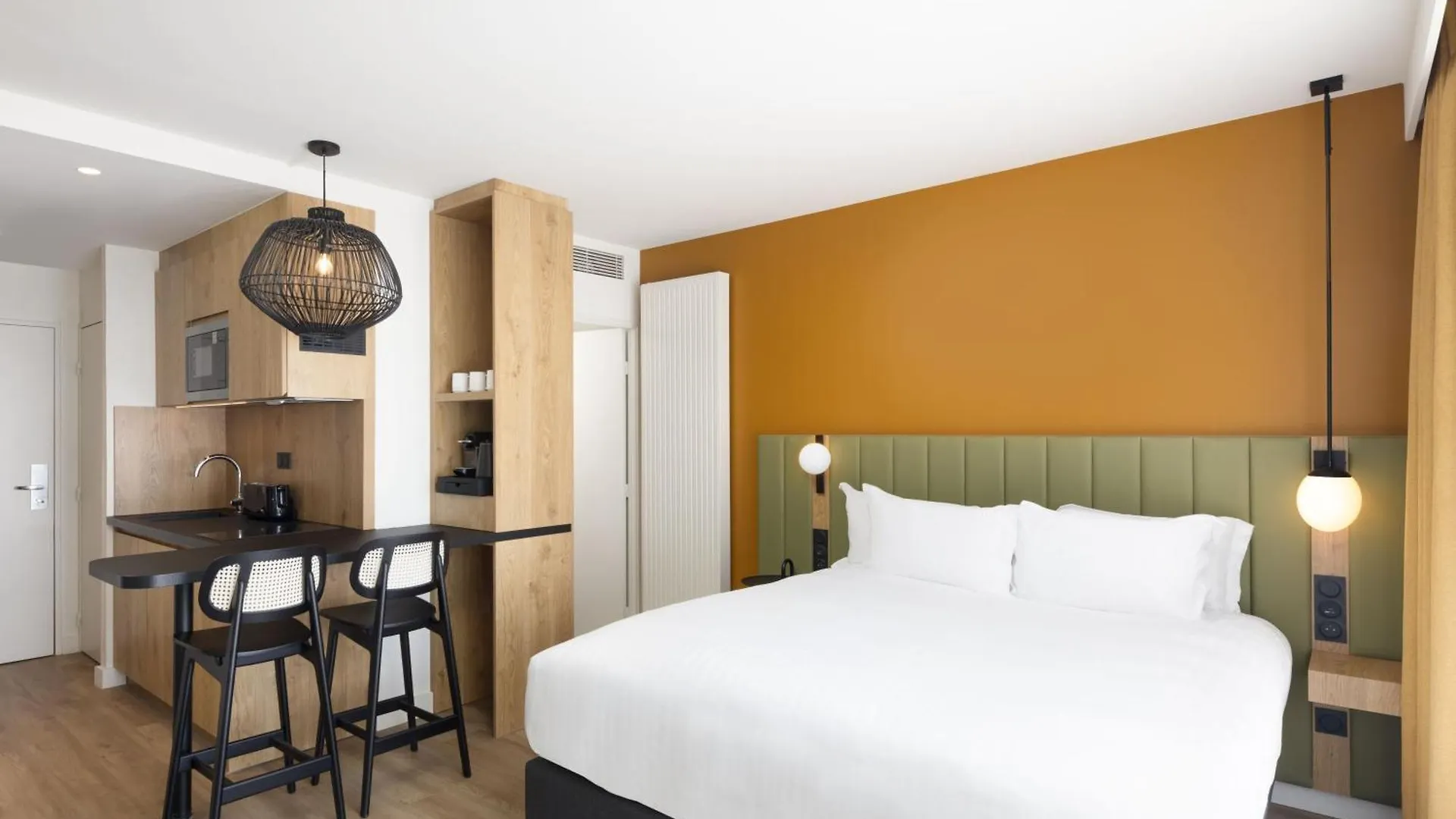 Hotel By Marriott Didot Montparnasse 4*